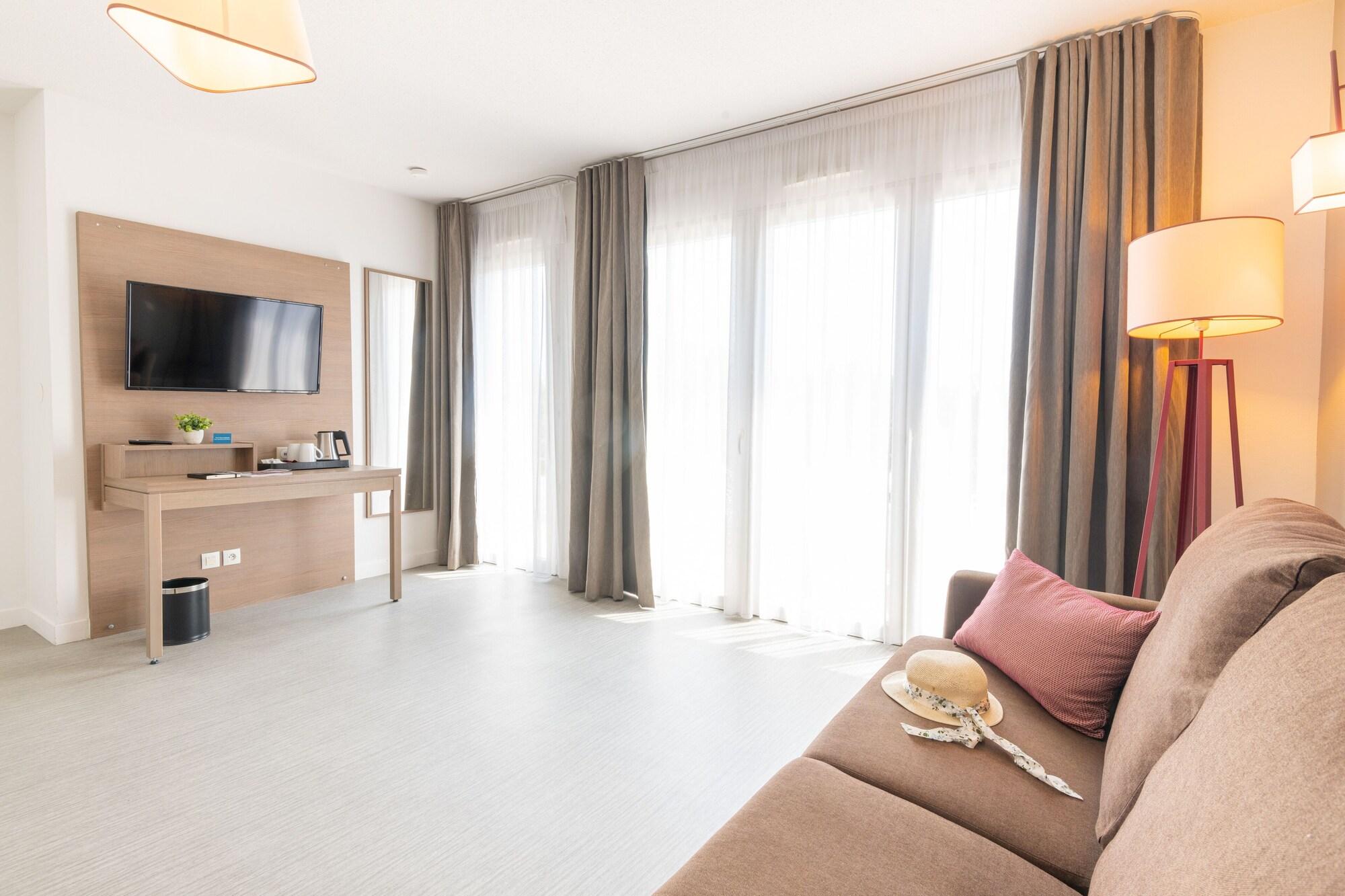 Zenitude Hotel-Residences Cannes Mandelieu Confort Экстерьер фото